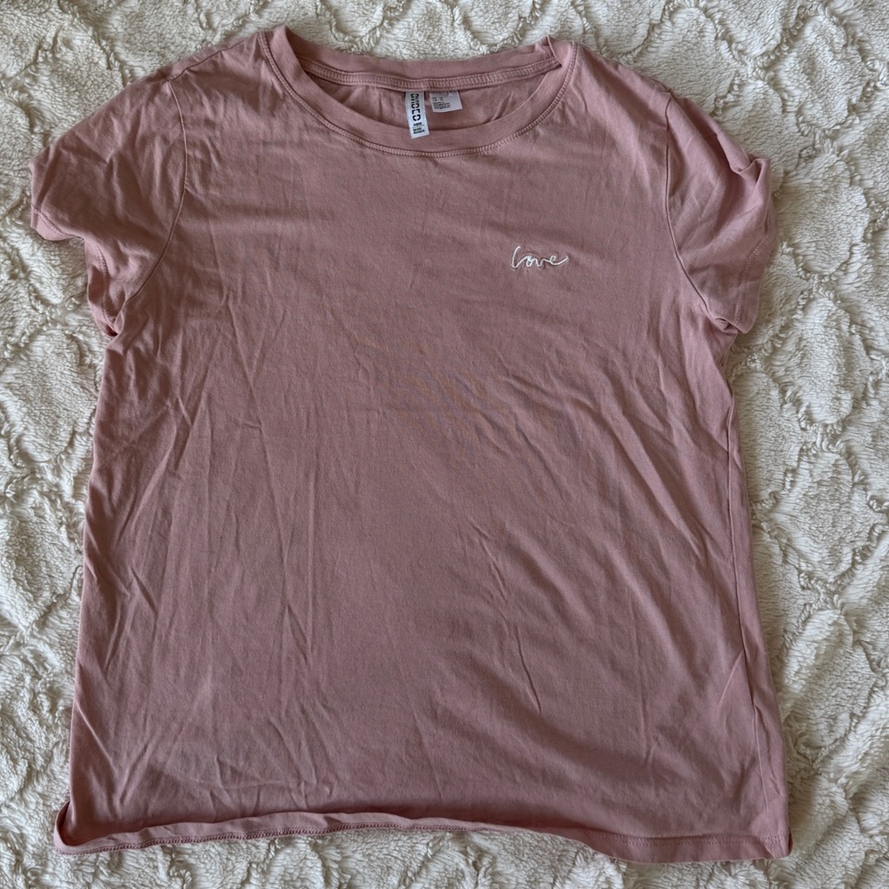 H&M Divided Pink "Love" Embroidered Graphic Short Sleeve Tee - Medium